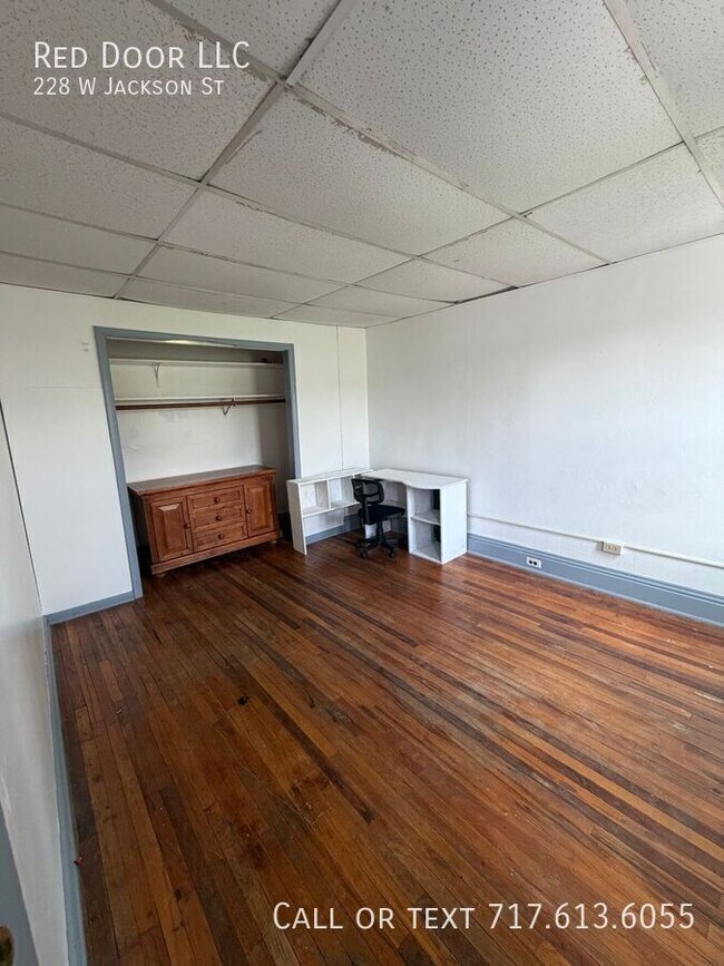 Building Photo - 228 W Jackson St