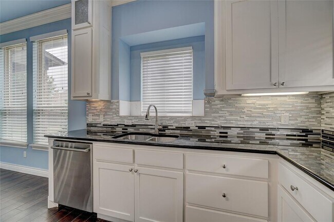 Building Photo - 6100 NW 154th St