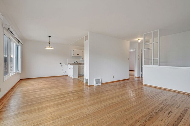 Building Photo - Charming Two-Bedroom Home in Miraloma Park - Please Contact for Showing Availability!