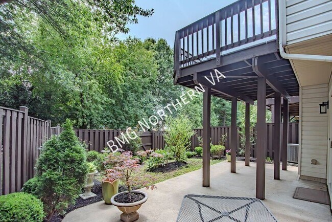 Building Photo - 6001 Keble Dr