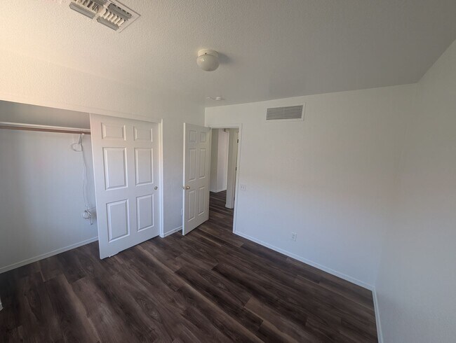 Building Photo - Great Northwest Tucson Area Location