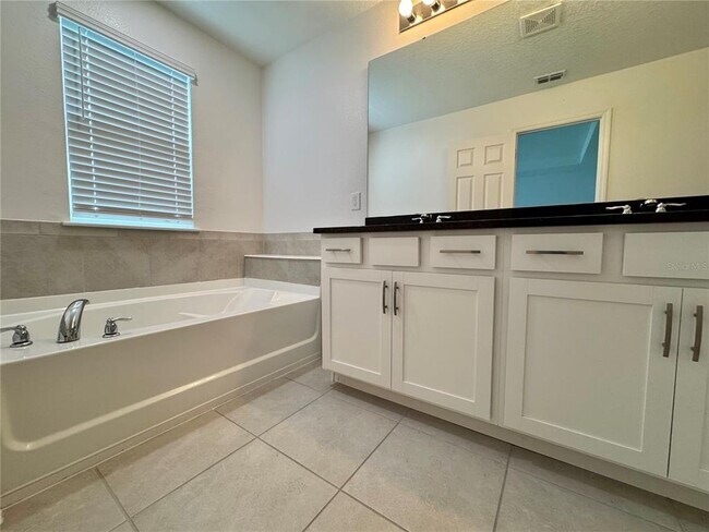 Building Photo - 8973 Matriarca Aly