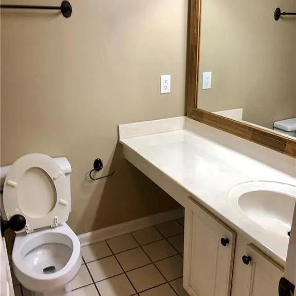 Building Photo - 544 W Glenn Ave