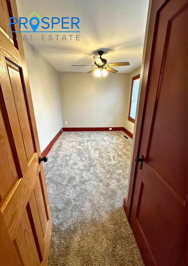 Building Photo - OM1104