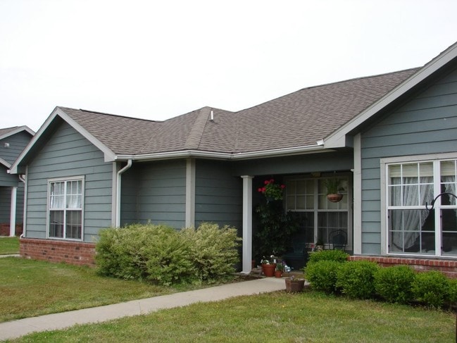 Exterior - Somerset Village