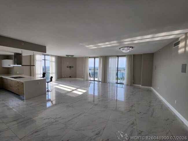 Building Photo - 17301 Biscayne Blvd