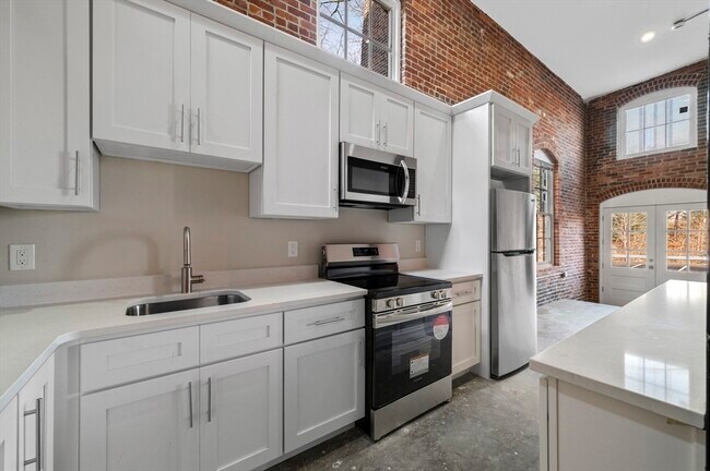 Building Photo - 34 Tremaine St