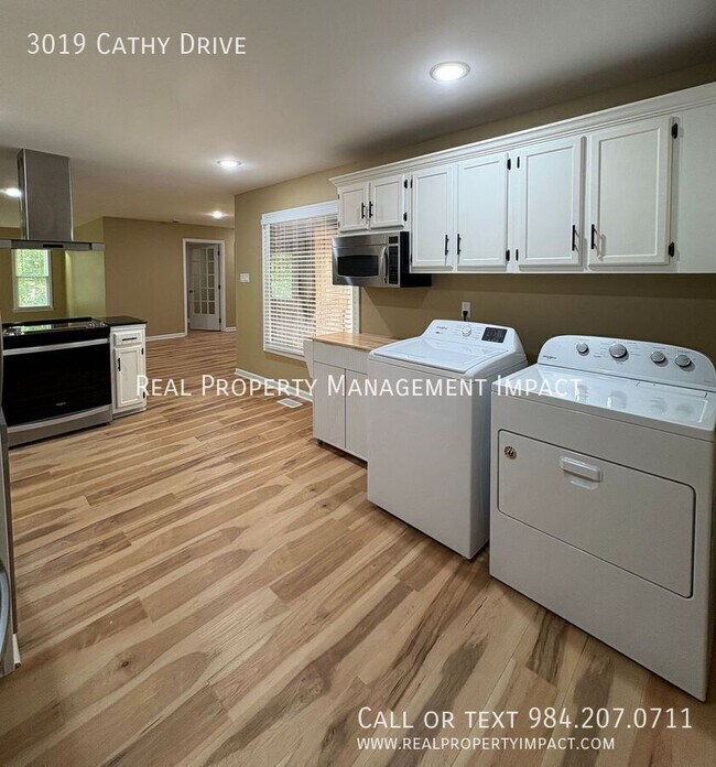 Building Photo - 3019 Cathy Dr