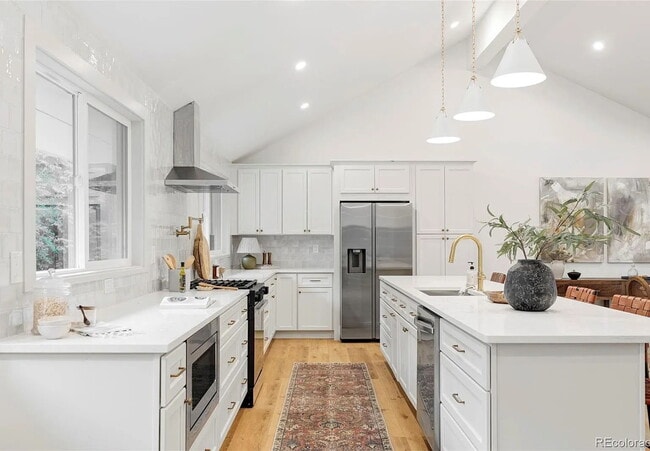 Building Photo - "Luxurious 5-Bed Retreat with Sauna & Gues...