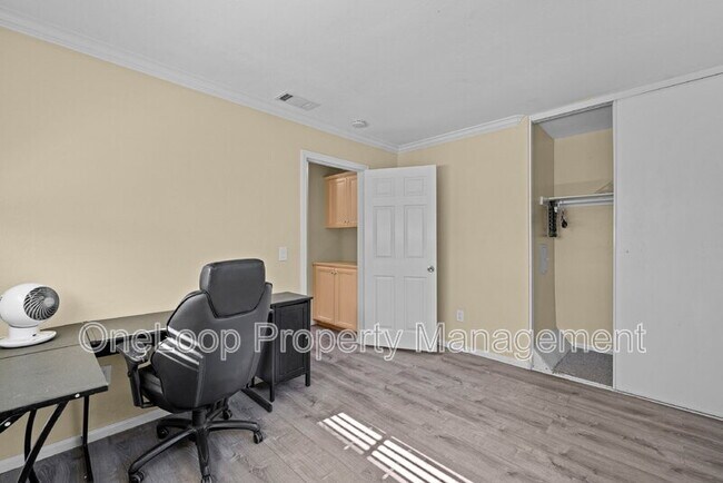 Building Photo - 2648 Alpine Blvd