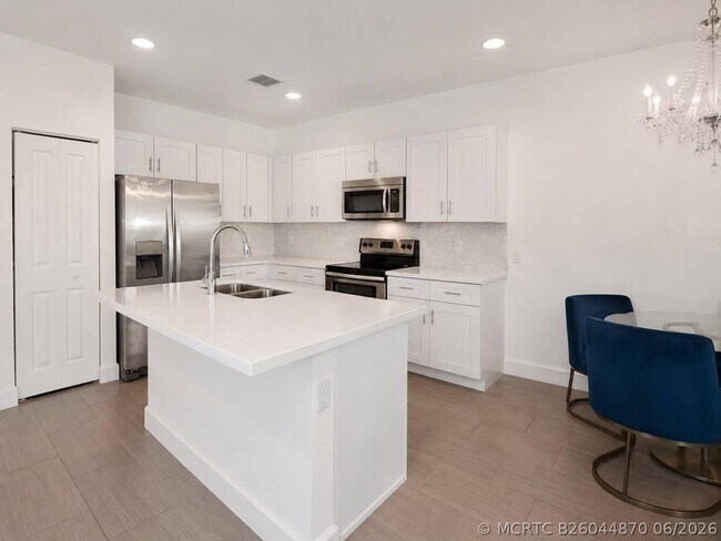 Building Photo - 4822 NW 56th Ct