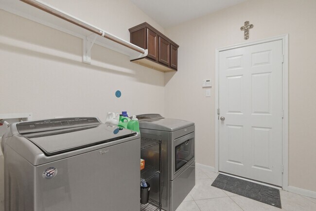 Building Photo - 14535 Mountain Cliff Ln