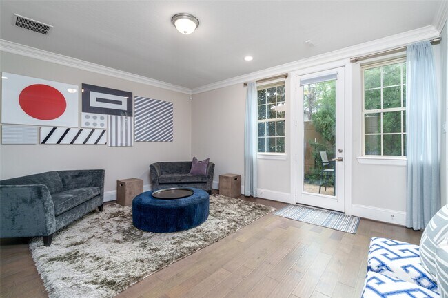 Building Photo - 1303 Edwinstowe Trl