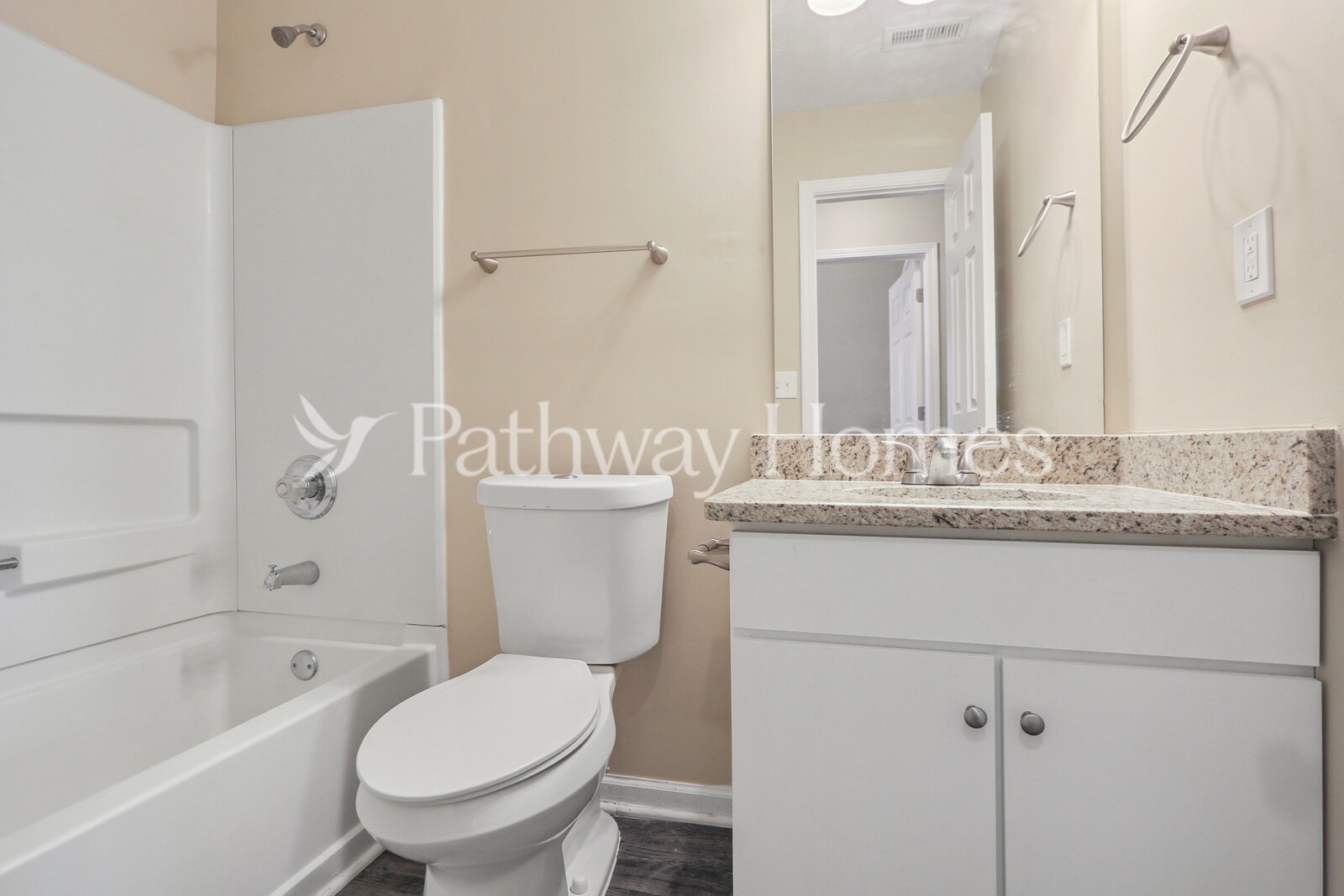 Building Photo - 615 Gardinia Dr