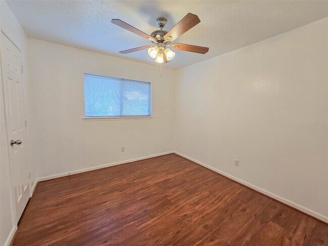 Building Photo - 12010 Essenbruk Dr