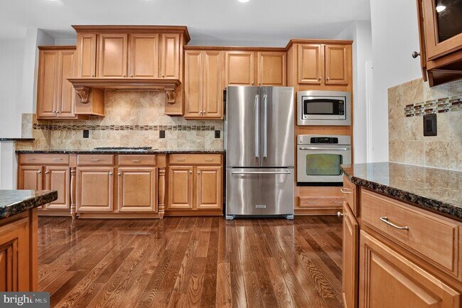 Building Photo - 24949 Earlsford Dr