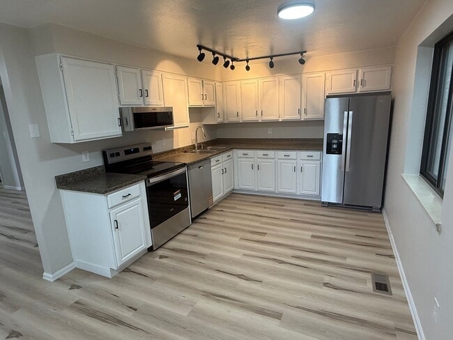 Building Photo - Beautifully Remodeled Westminster Ranch