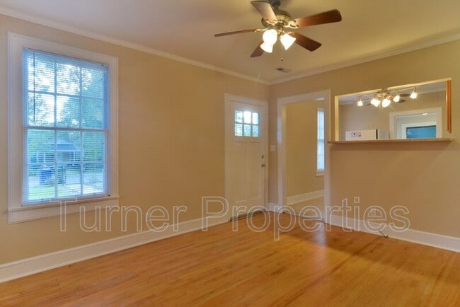 Building Photo - 2729 Kingswood Dr