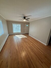 Building Photo - 2 Bedroom Single Family Home!