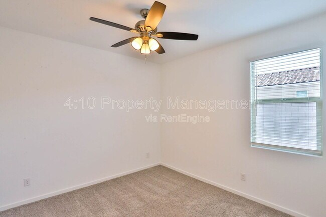 Building Photo - 4470 E Clydesdale St