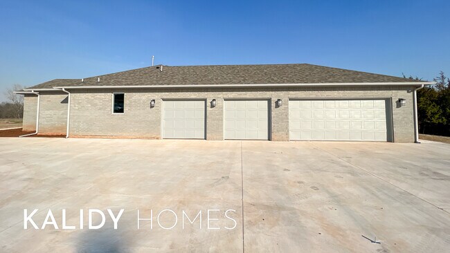 Building Photo - 17640 Natalie Ct
