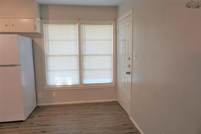 Building Photo - 3 Bedroom Iowa Park Home