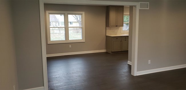 Building Photo - 5782 Hoylake Dr