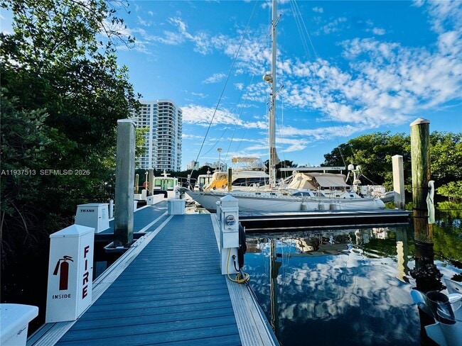 Building Photo - 3600 Mystic Pointe Dr