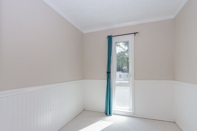 Building Photo - 1BR/1BA Pet-Friendly Top-Floor Condo with Bonus Room & Resort-Style Amenities | San Mateo | YouTu...