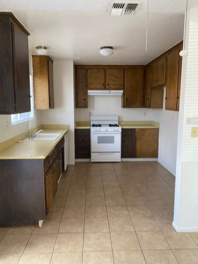 Building Photo - 2154 Woodberry Ave