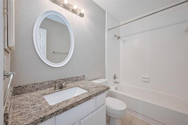 Building Photo - 2339 Loyanne Dr