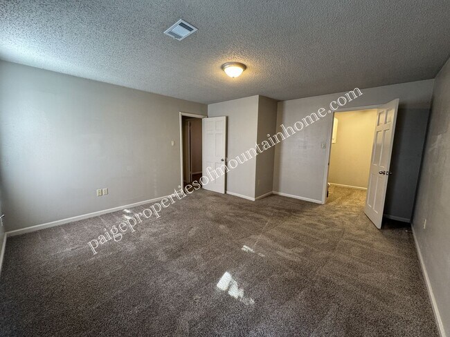 Building Photo - 605 Cooper Estates Dr