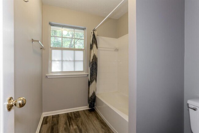 Building Photo - 2207 Stoneycreek Park Ct