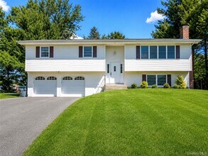 Building Photo - 10 Roe Cir