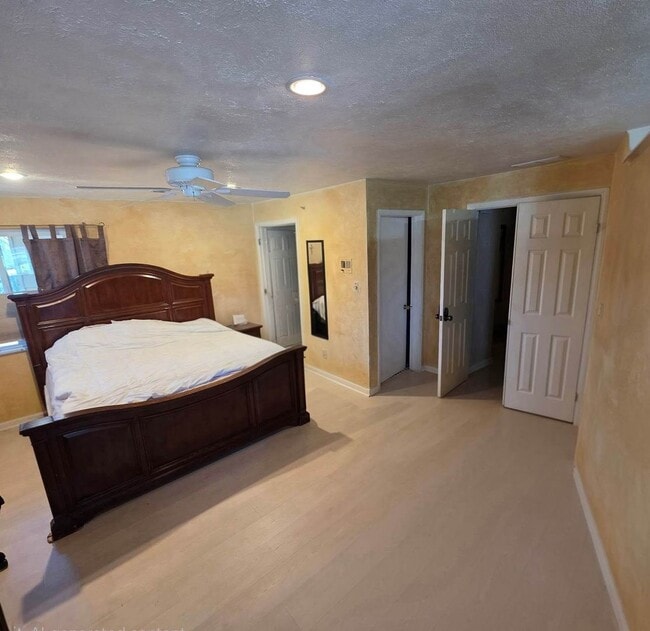 Building Photo - Charming Country Living Home with Modern Amenities!