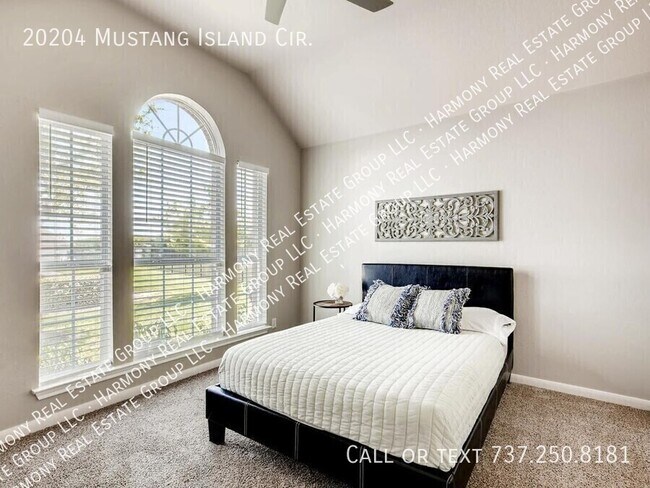 Building Photo - 20204 Mustang Island Cir