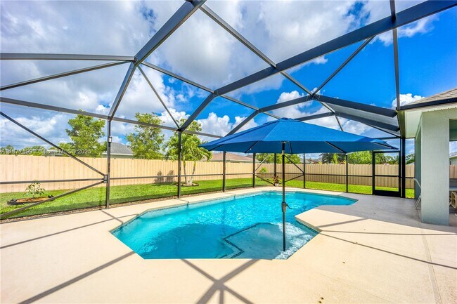 Building Photo - 3158 SW Centamino St