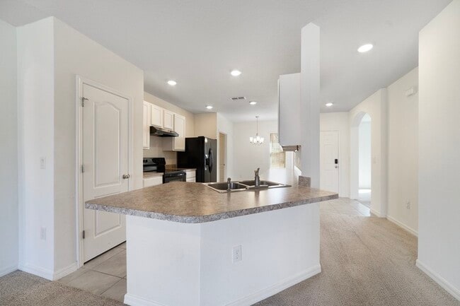 Building Photo - 121 Sunny Day Wy