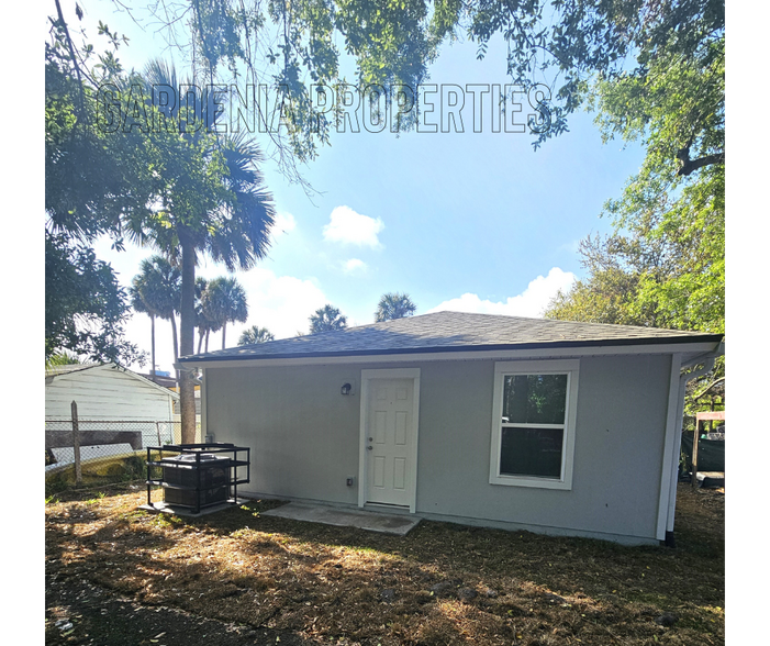 Building Photo - 1115 E 5th St