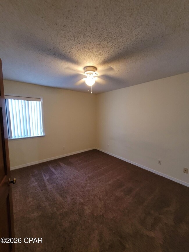 Building Photo - 8730 Thomas Dr