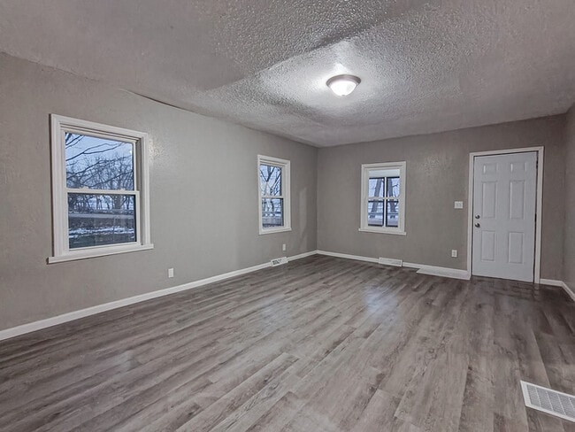 Building Photo - (RENT-TO-OWN AVAILABLE):