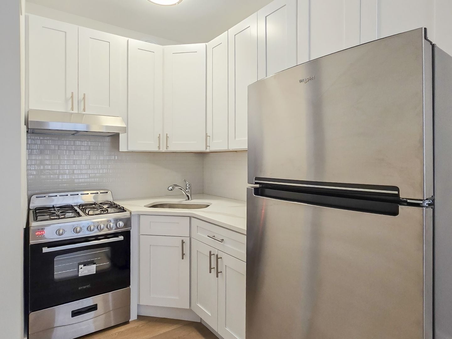 Building Photo - 623 W Briar Pl