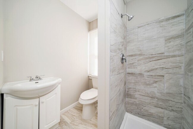 Building Photo - Beautifully Renovated Hueytown Gem – Spacious, Stylish & Move-In Ready!