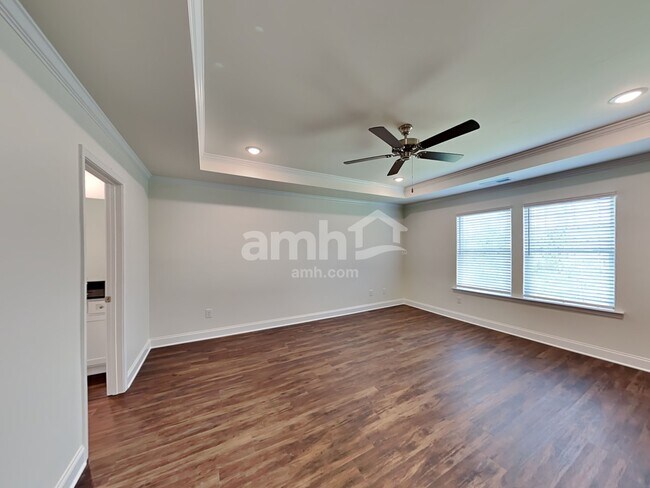 Building Photo - 216 Willow Ln