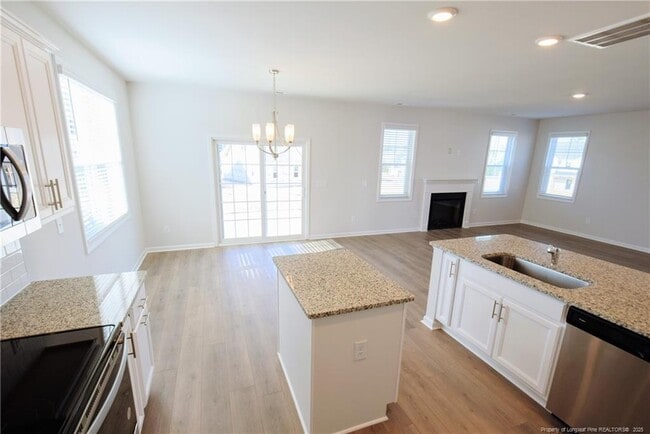 Building Photo - 331 Brentmoor Dr