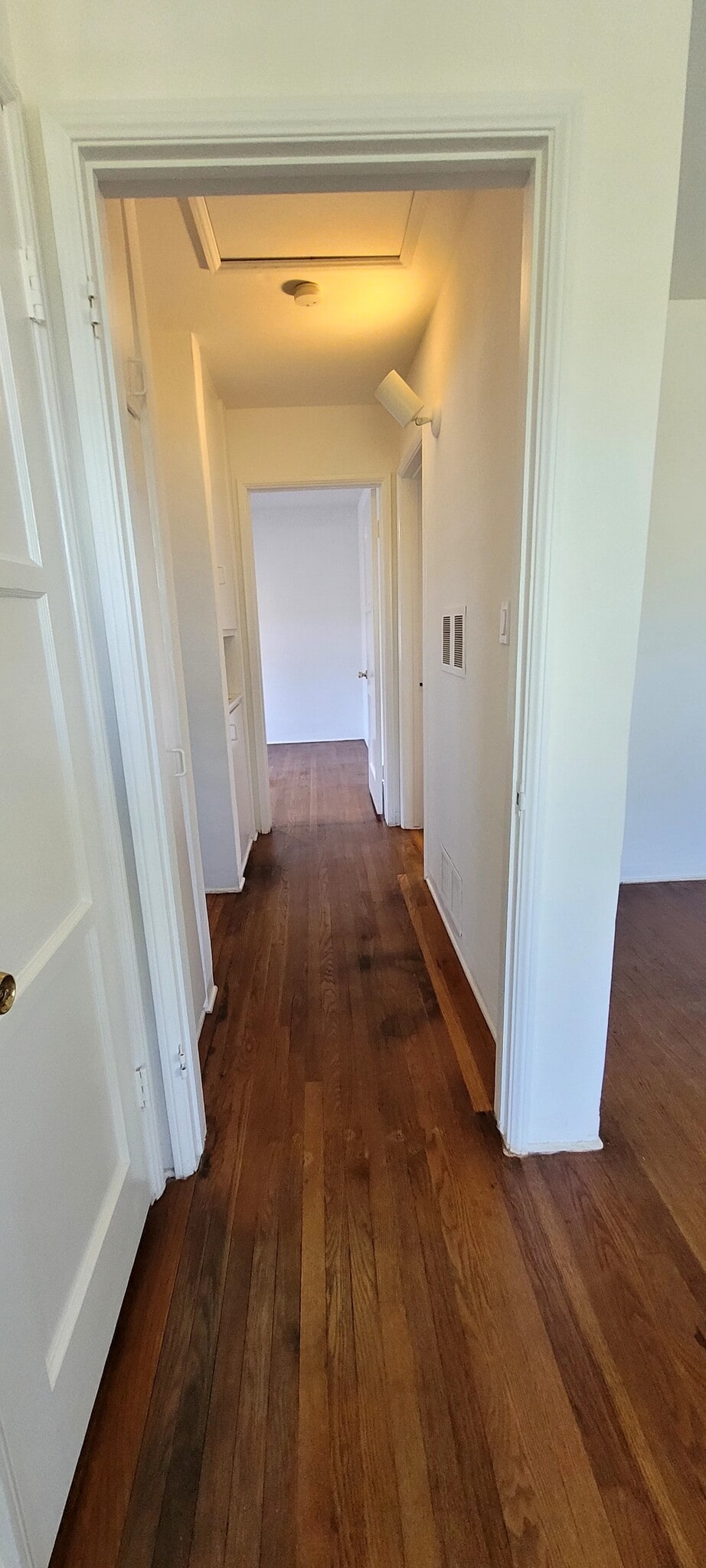 Building Photo - 4313 Mentone St