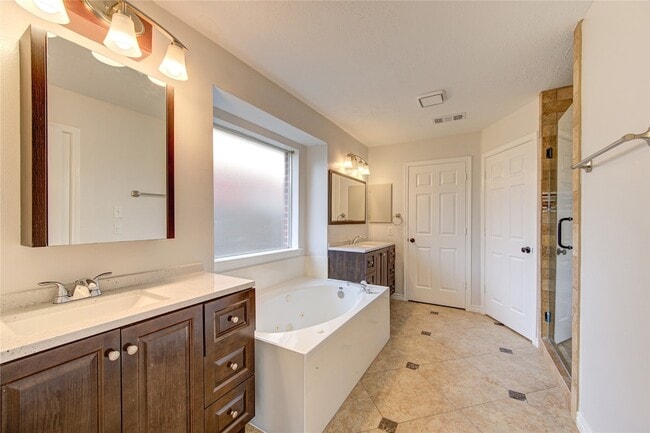 Building Photo - 14123 Torrey Forest Dr