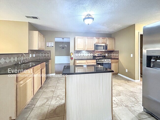 Building Photo - 7105 Mahogany Dr