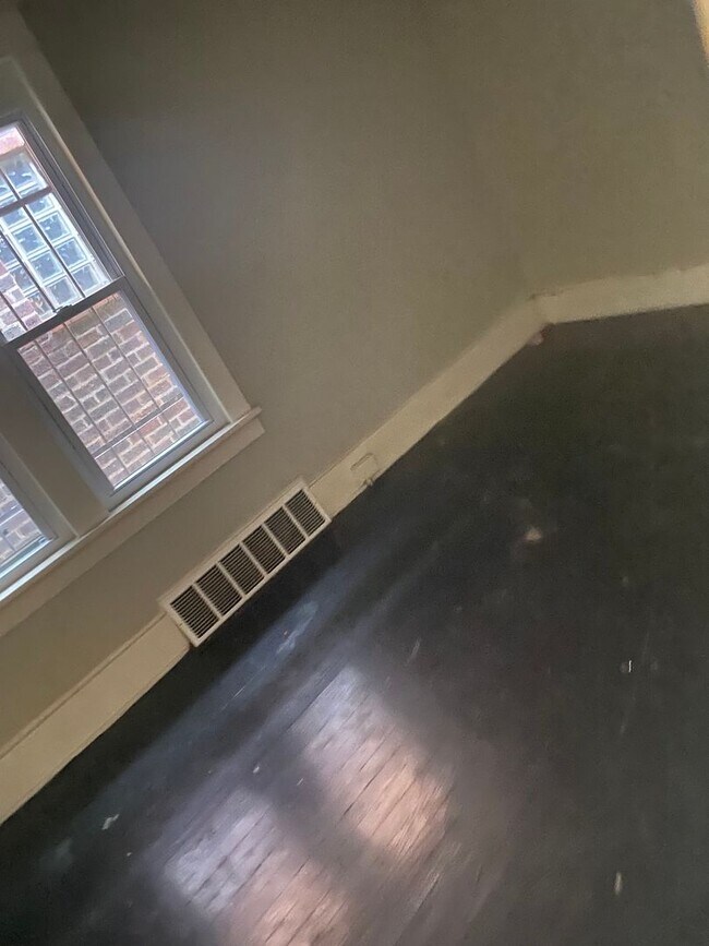Building Photo - Charming 2BR House in Saint Louis