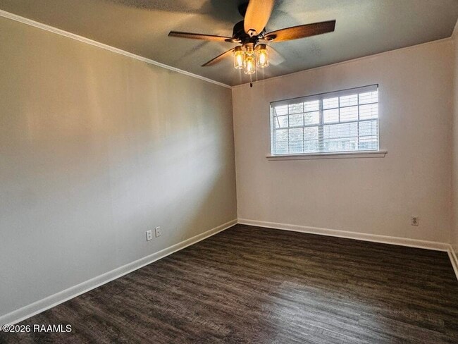Building Photo - 208 Mayard Dr